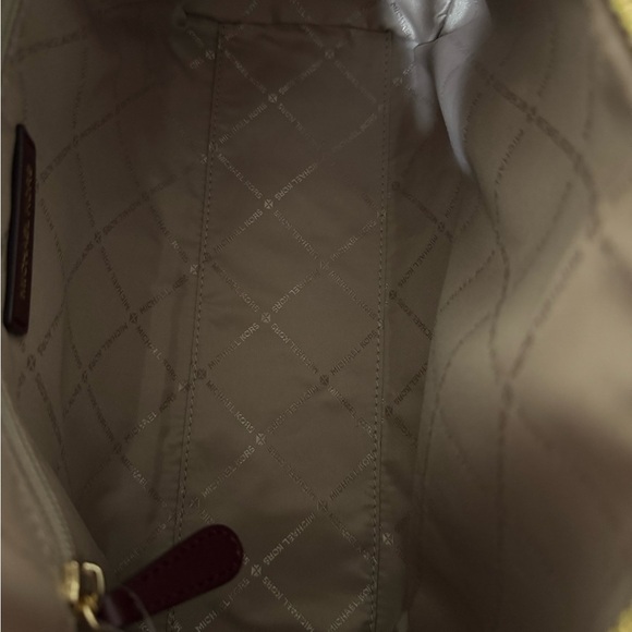 Michael Kors Merlot Patterned Satchel w/Umbrella - Picture 7 of 10